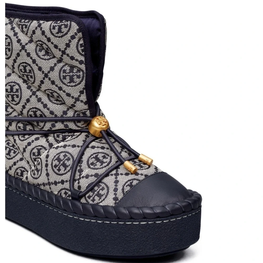 NIB Tory Burch T logo booties in blue Size: 7